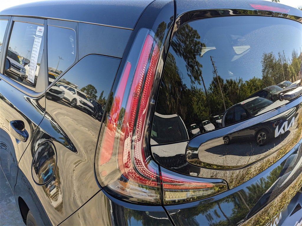 Certified 2024 Kia Soul EX image 11