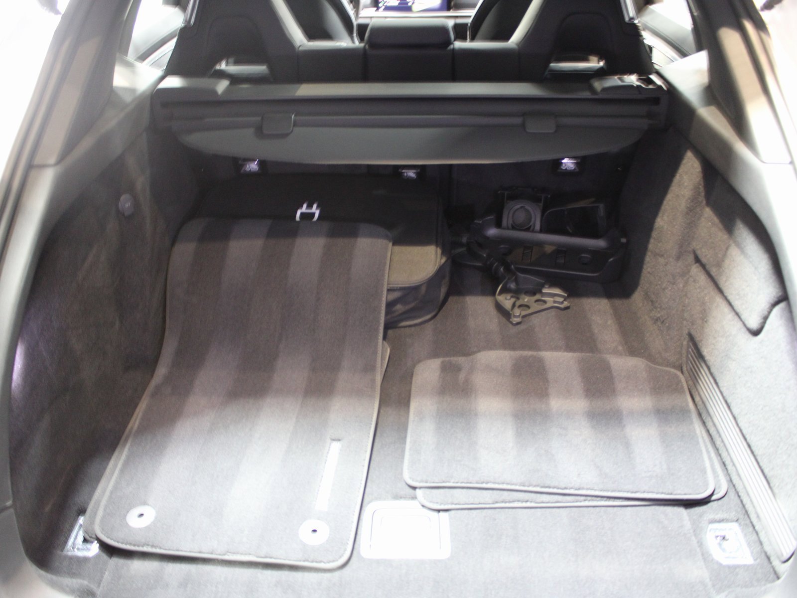 Certified 2023 Porsche Panamera 4 w/ Premium Package image 17