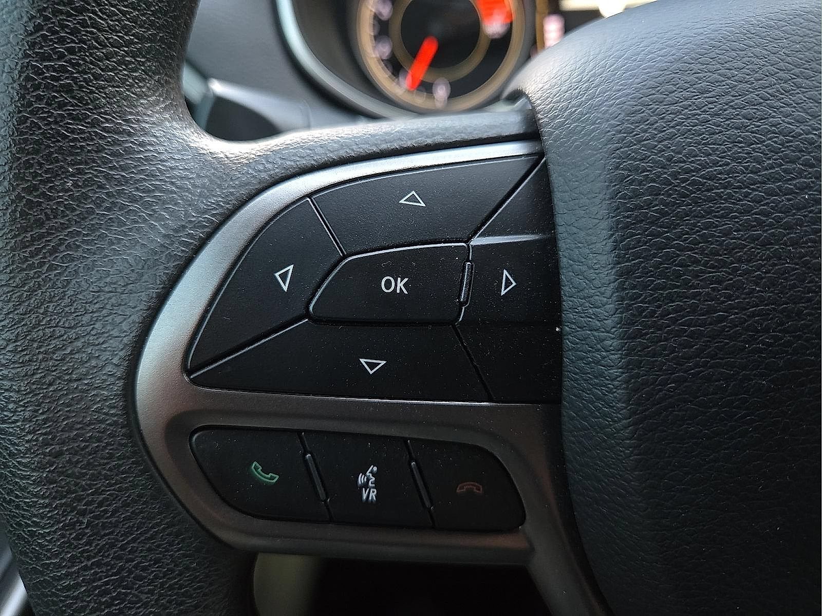 Used 2021 Jeep Cherokee Latitude w/ Mopar Interior Package FWD image 19