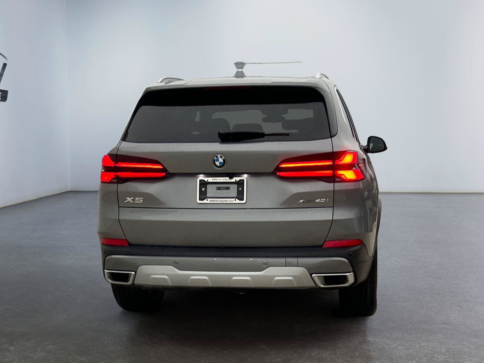 Used 2024 BMW X5 xDrive40i w/ Premium Package AWD/4WD image 4