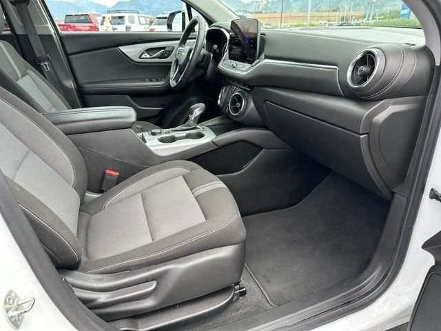 Certified 2025 Chevrolet Blazer LT AWD/4WD image 31