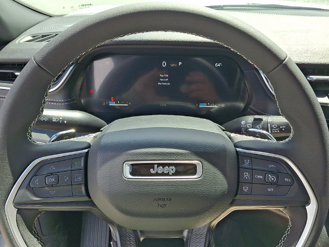 New 2026 Jeep Grand Cherokee Laredo w/ MOPAR Finishing Package AWD/4WD image 15