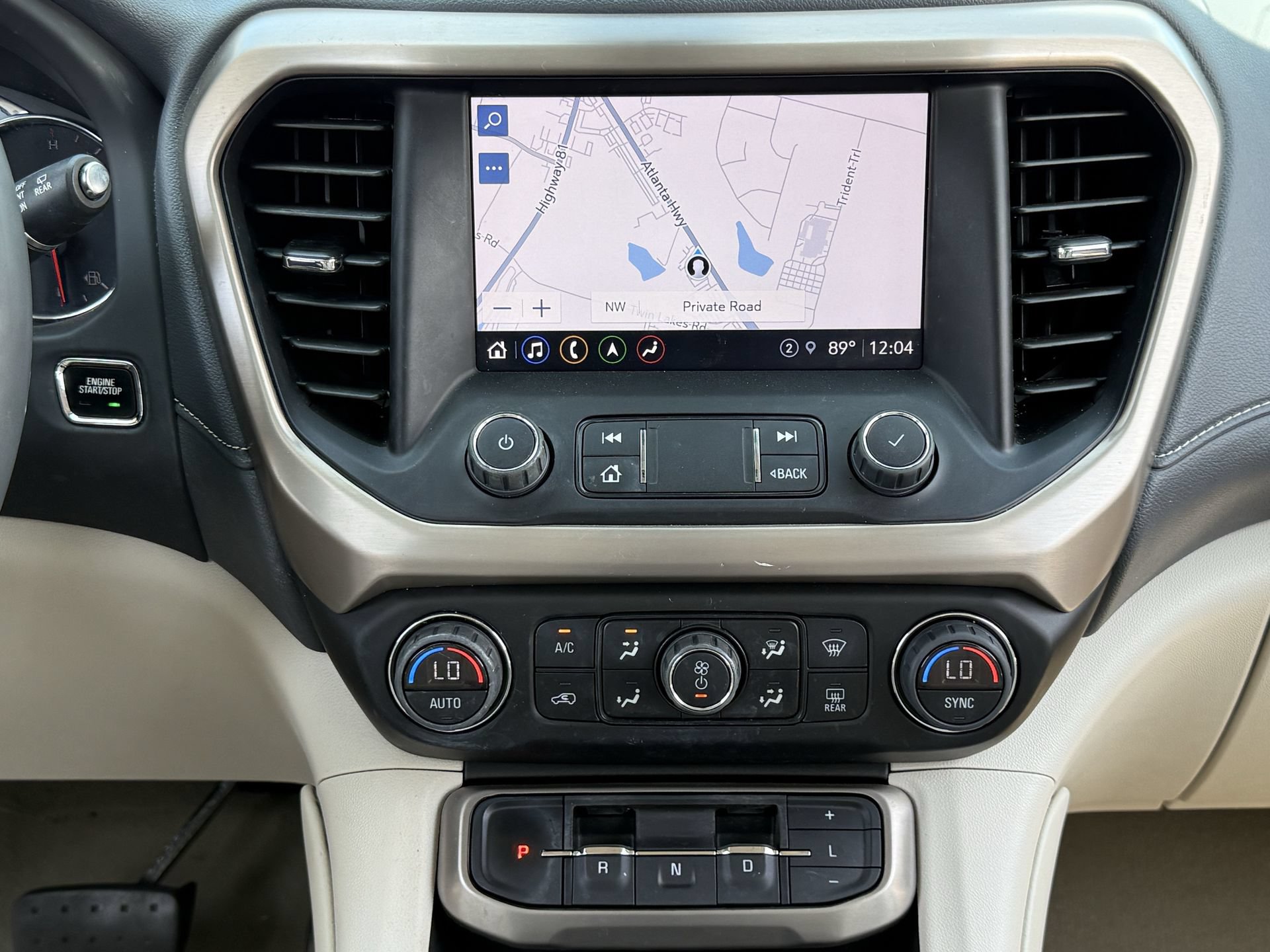 Used 2023 GMC Acadia Denali w/ Denali Ultimate Package FWD image 4