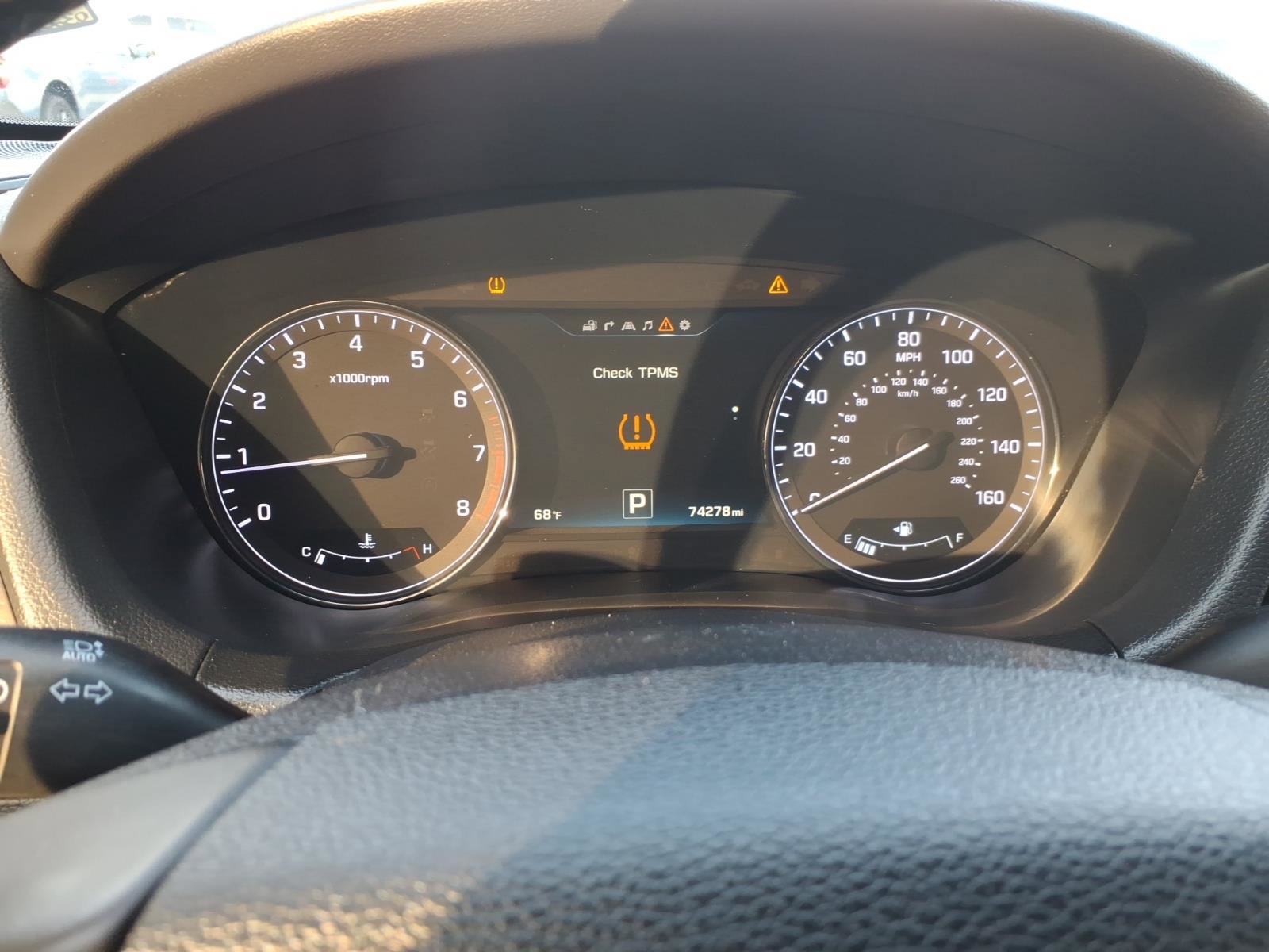 Used 2015 Hyundai Genesis 5.0 image 22