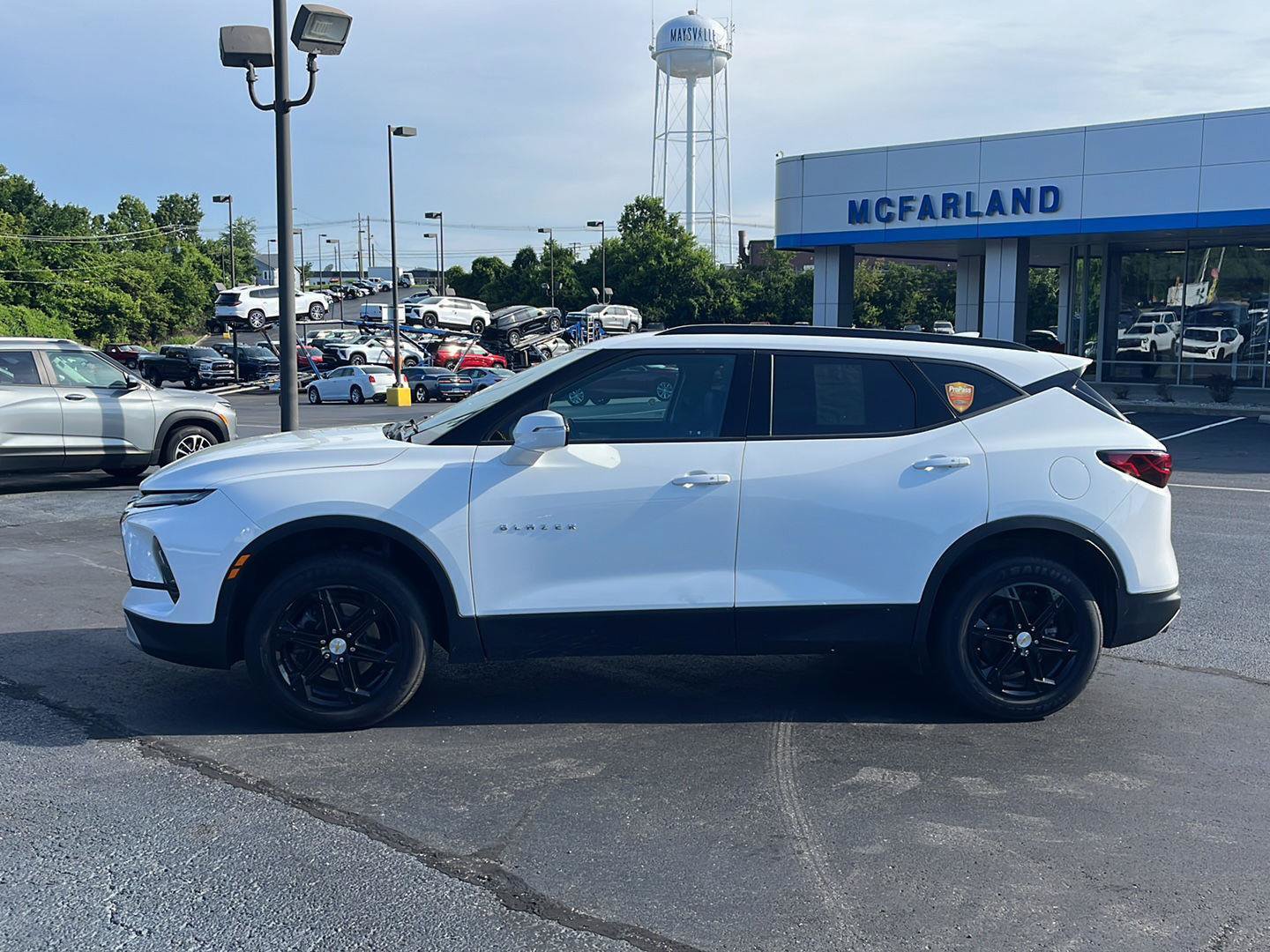Used 2024 Chevrolet Blazer LT AWD/4WD image 2