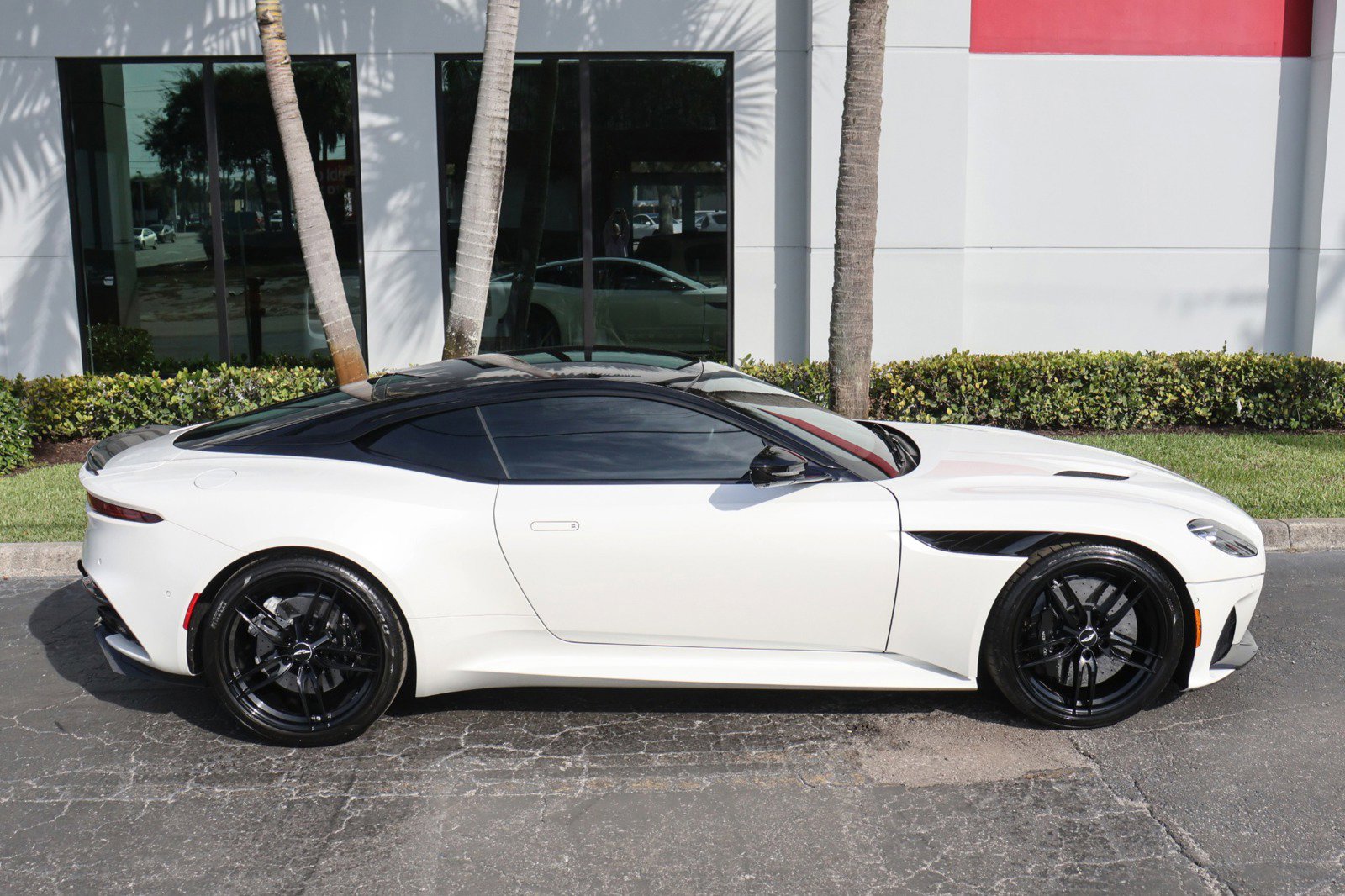 Used 2019 Aston Martin DBS Superleggera image 7