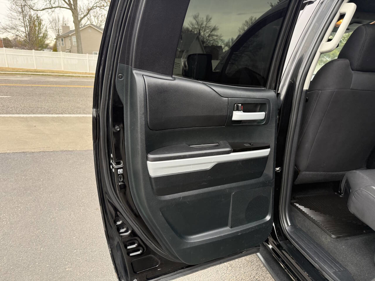 Used 2017 Toyota Tundra SR5 AWD/4WD image 16