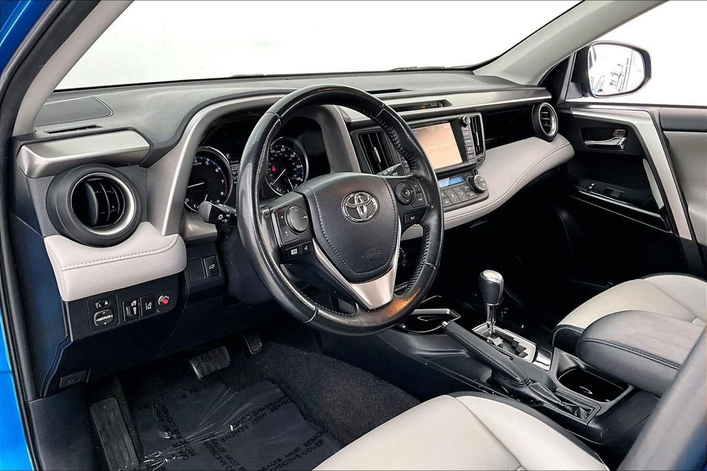 Used 2017 Toyota RAV4 Limited image 16