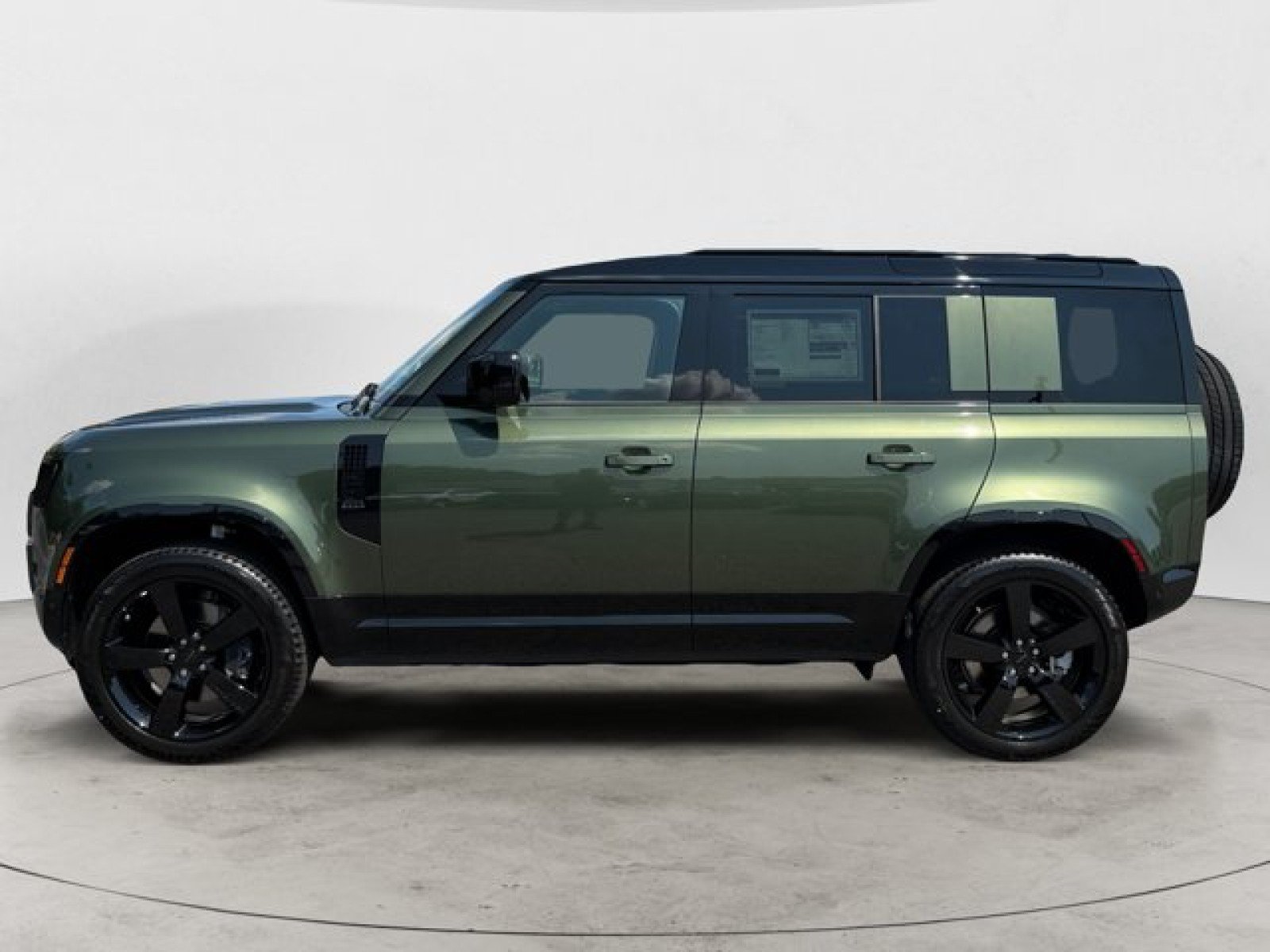 New 2026 Land Rover Defender 110 X-Dynamic SE AWD/4WD image 7