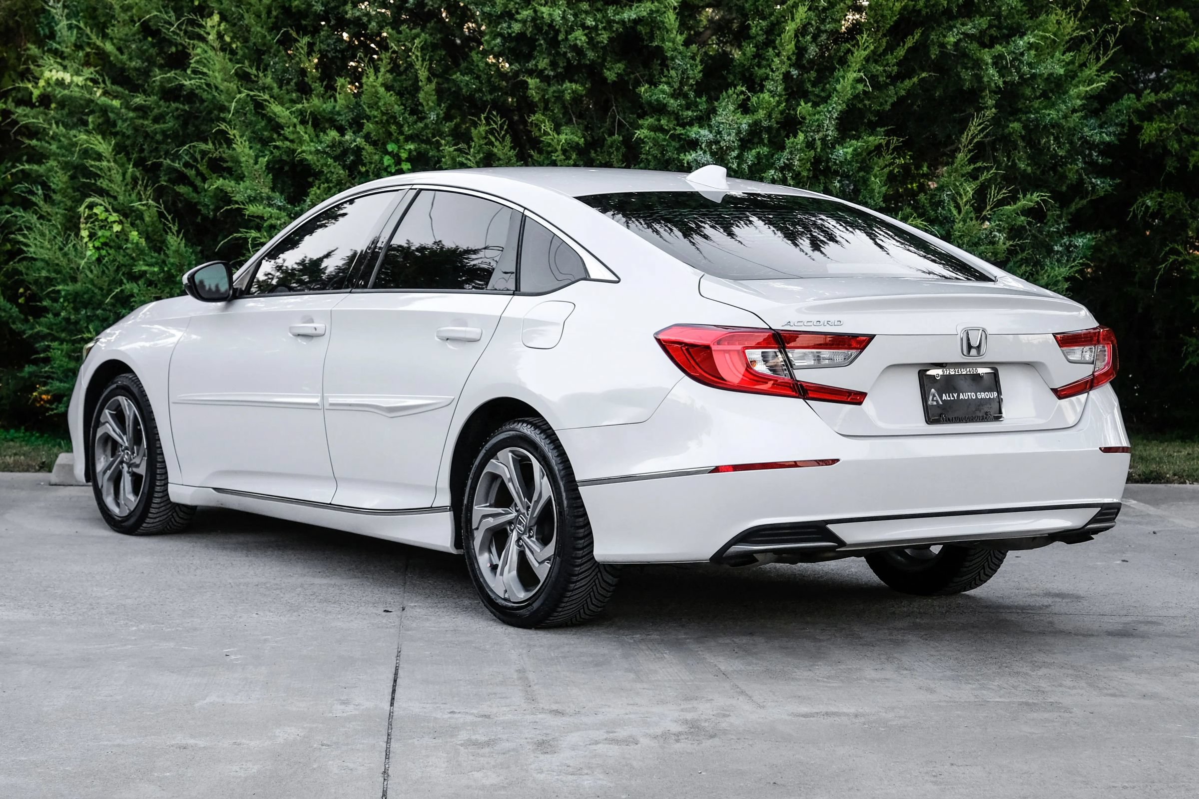 Used 2018 Honda Accord EX-L image 11