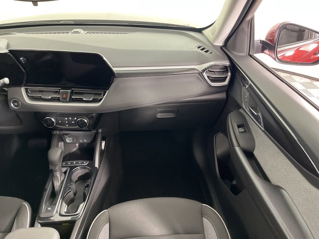 Certified 2025 Chevrolet TrailBlazer LT FWD image 17