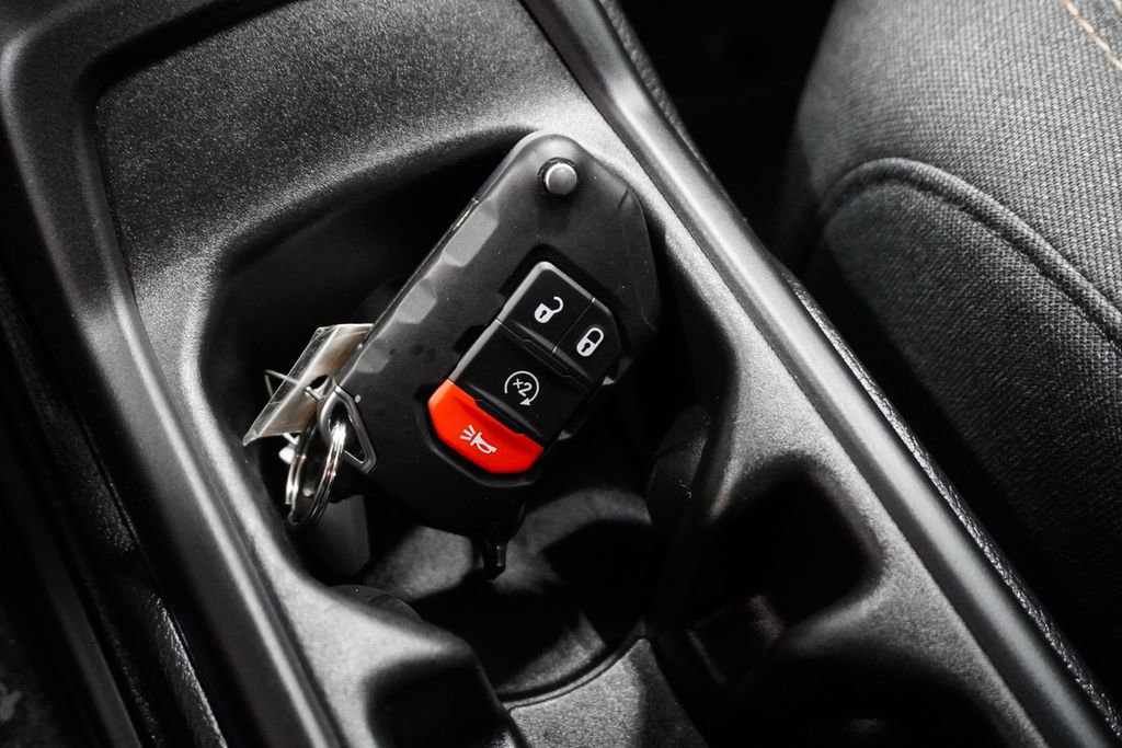 Certified 2025 Jeep Wrangler Unlimited Sahara w/ Safety Group image 29