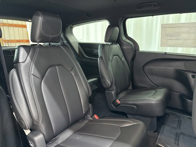 New 2026 Chrysler Voyager LX image 33