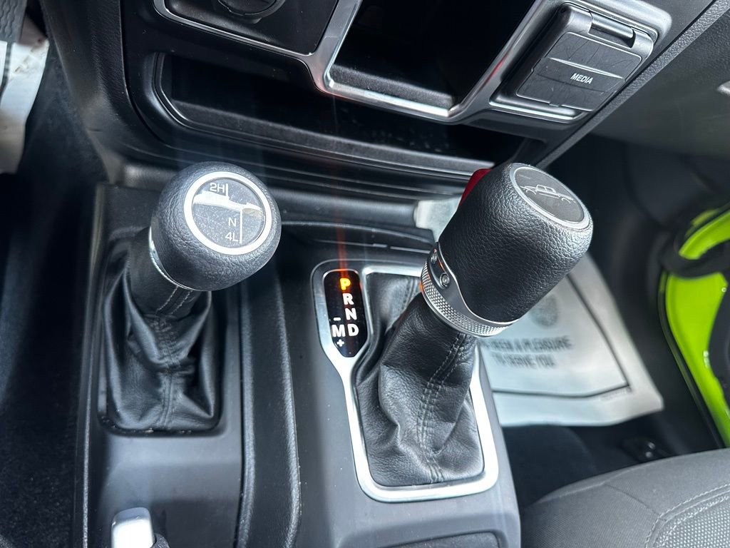 Used 2021 Jeep Gladiator Sport image 16