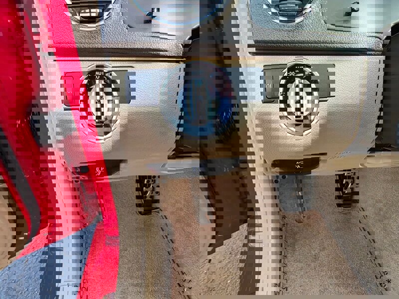 Used 2013 Mercedes-Benz C 300 4MATIC Sedan image 41