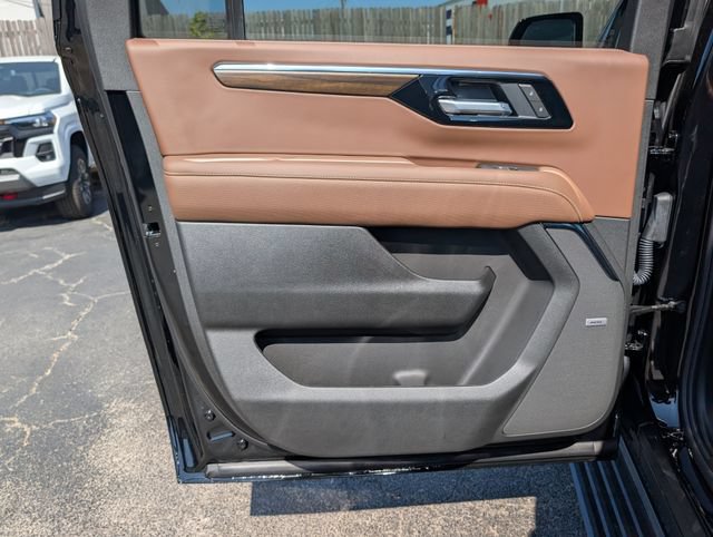 New 2026 Chevrolet Suburban High Country AWD/4WD image 9