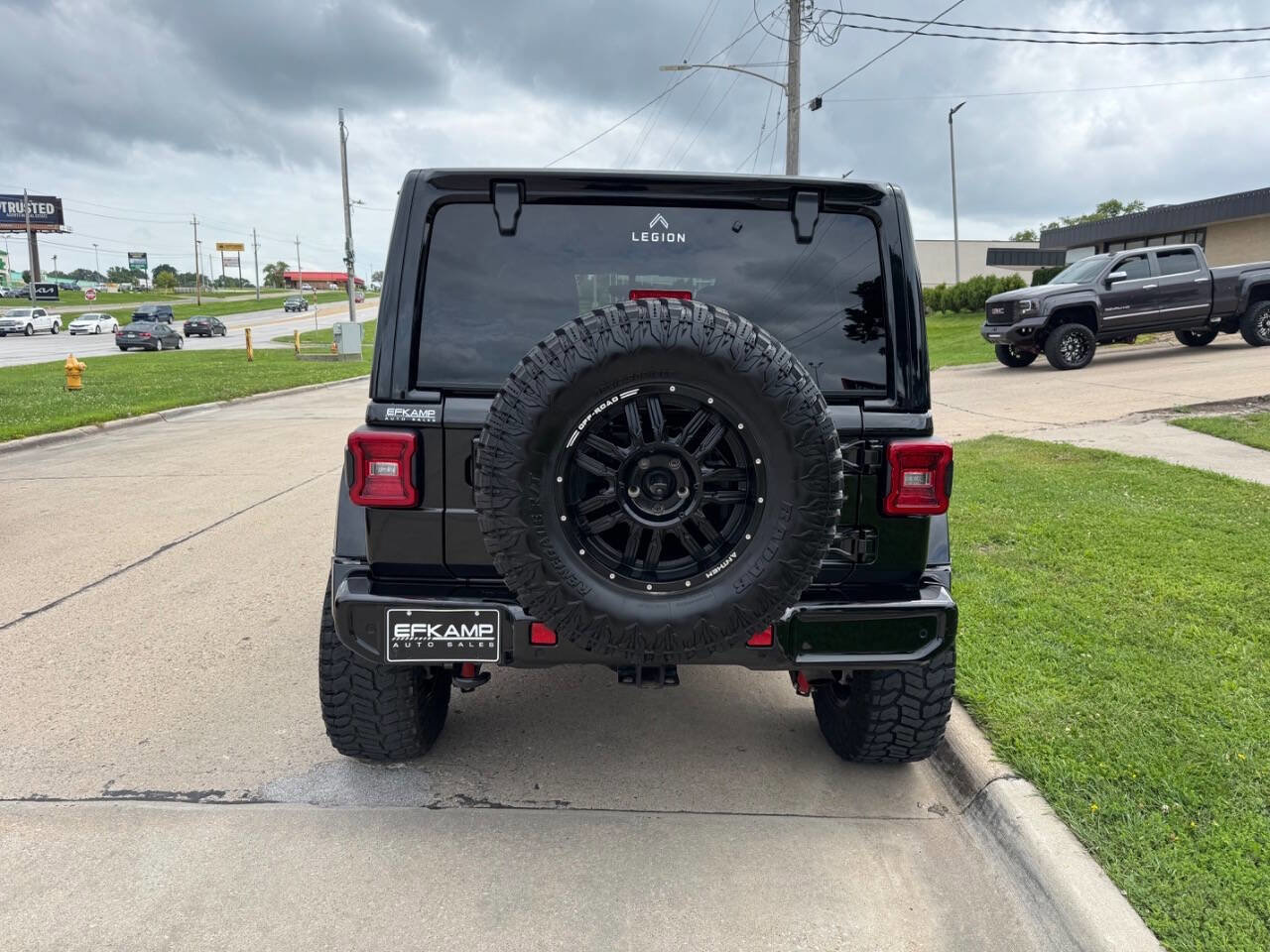 Used 2021 Jeep Wrangler Unlimited Sahara image 4