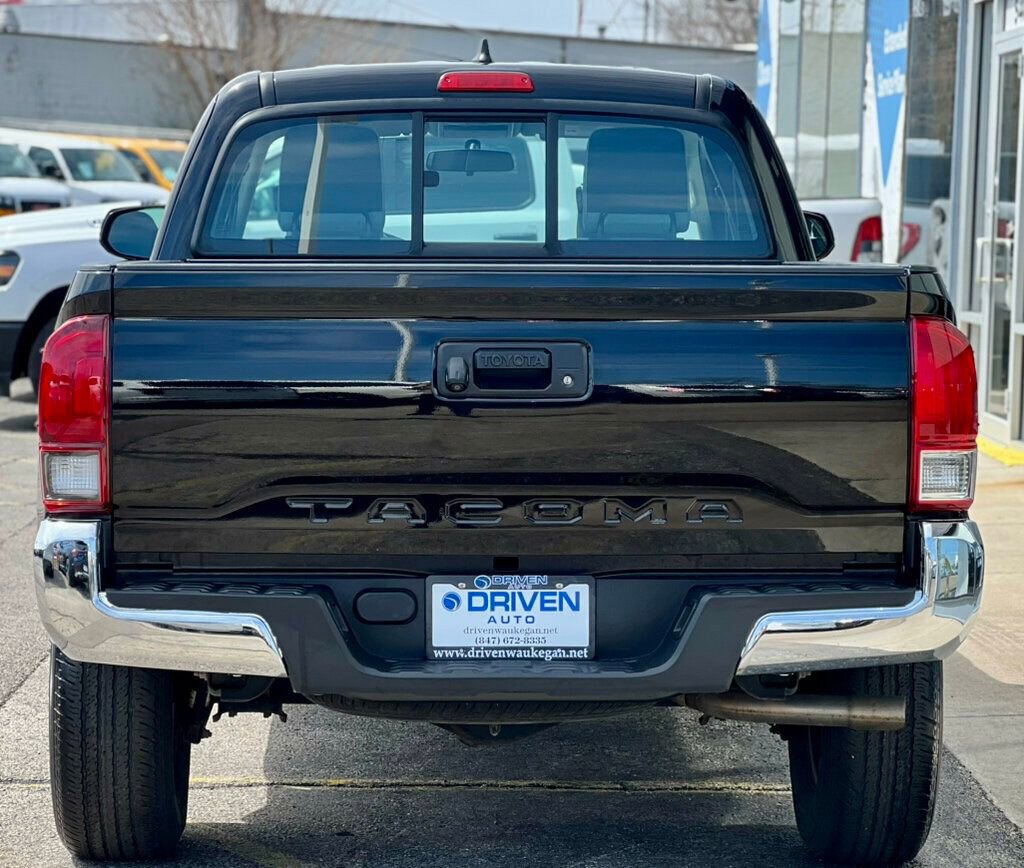 Used 2016 Toyota Tacoma SR image 4