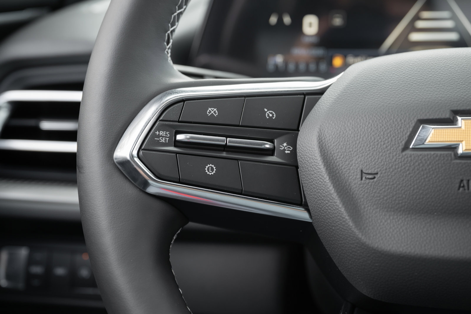 New 2026 Chevrolet Traverse LT w/ Driver Confidence Package image 19