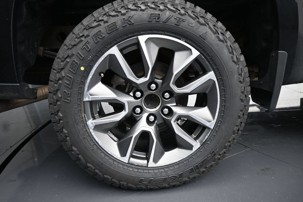 Used 2022 Chevrolet Silverado 1500 LT AWD/4WD image 10