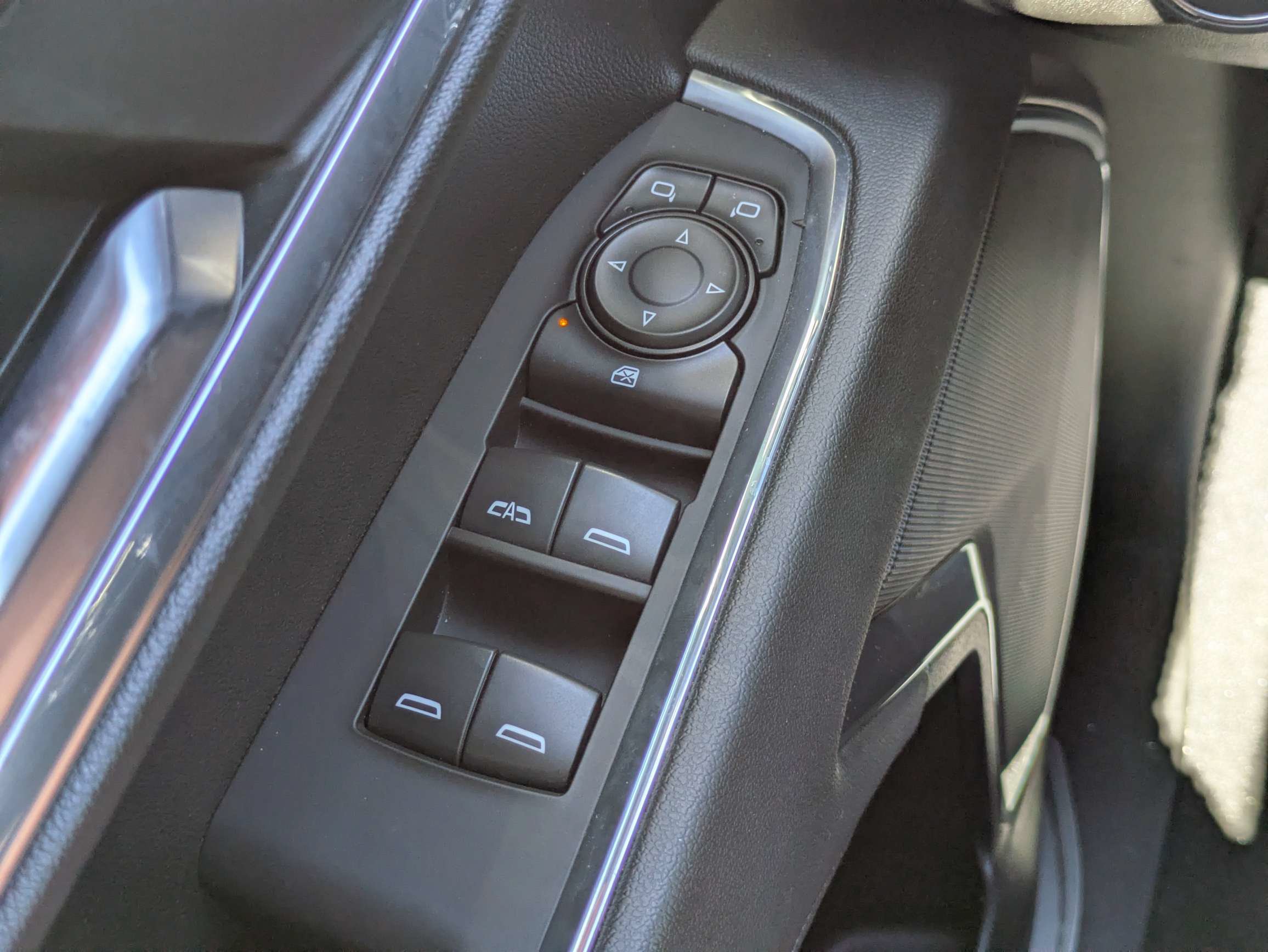 Used 2023 Chevrolet Silverado 1500 LT AWD/4WD image 23
