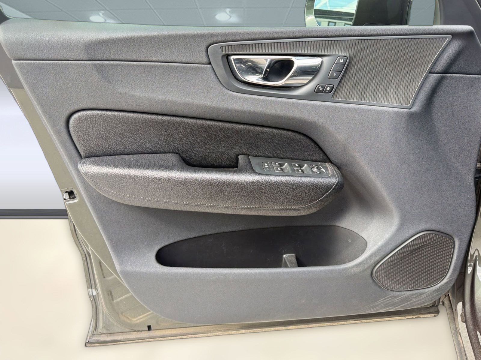 Used 2019 Volvo XC60 T5 Momentum w/ Premium Package image 21