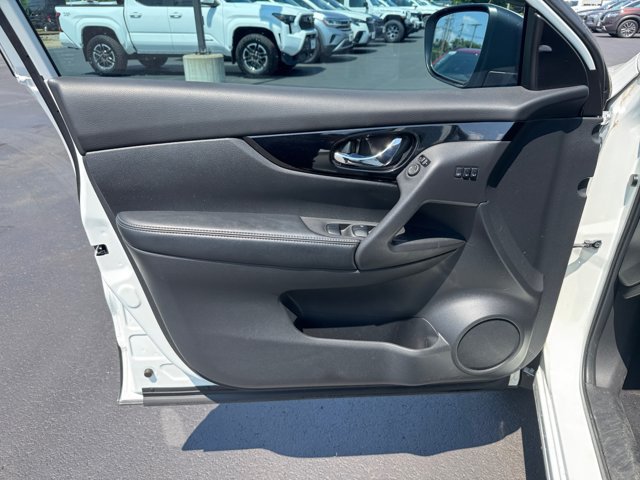 Used 2021 Nissan Rogue Sport SL w/ Premium Package AWD/4WD image 28