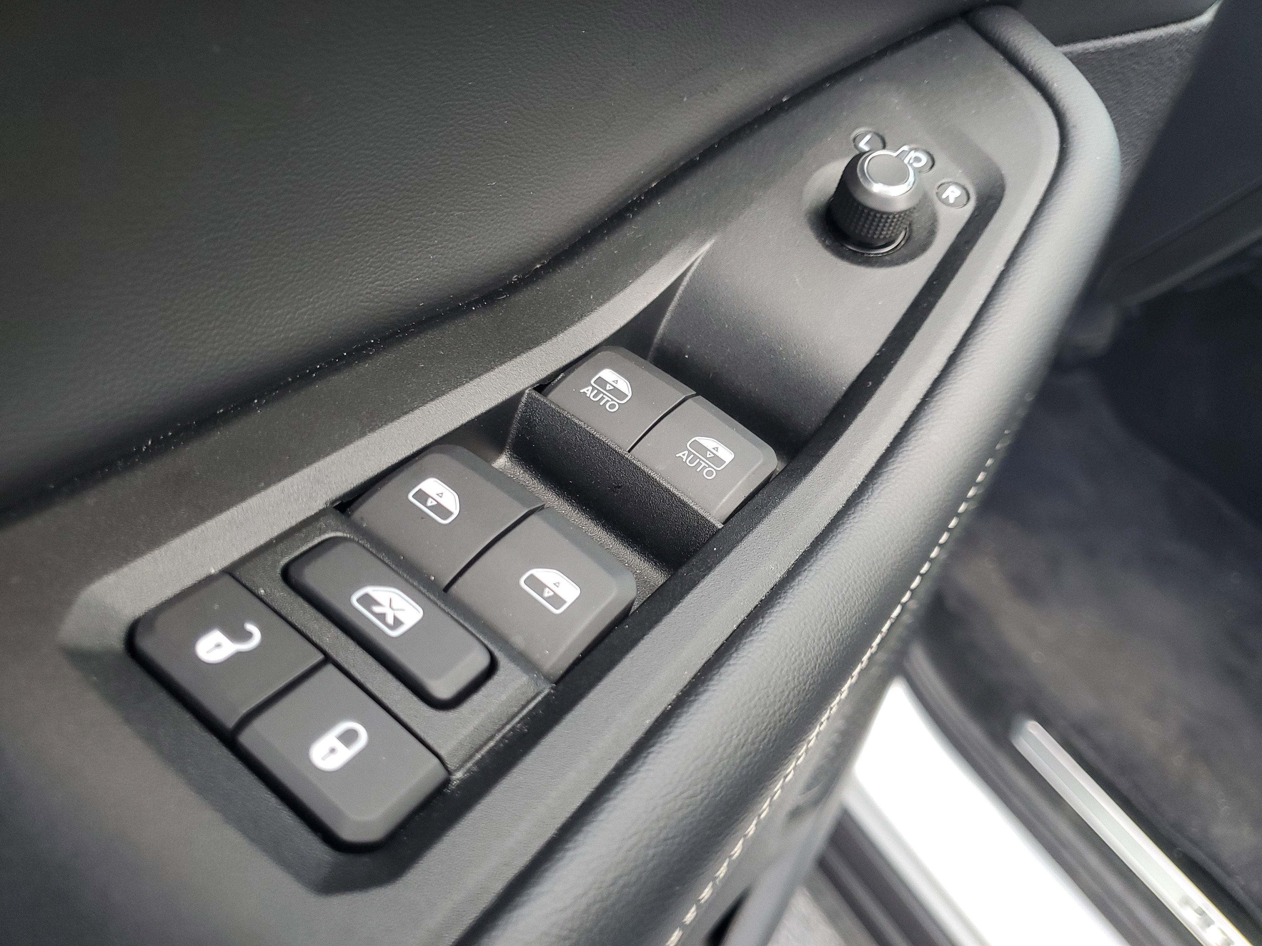 Used 2025 Jeep Grand Cherokee L Laredo w/ Trailer Tow Package image 11