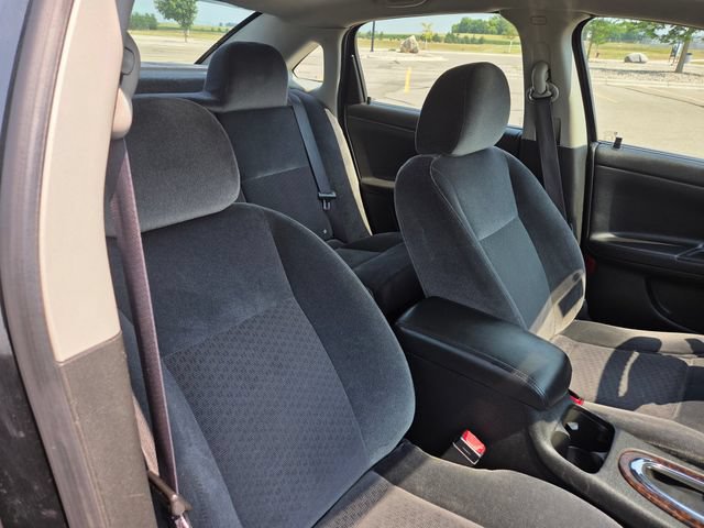 Used 2014 Chevrolet Impala LT w/ LT Sunroof Package FWD image 31