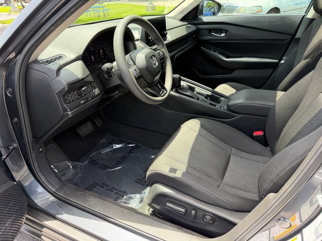 Used 2023 Honda Accord EX image 11