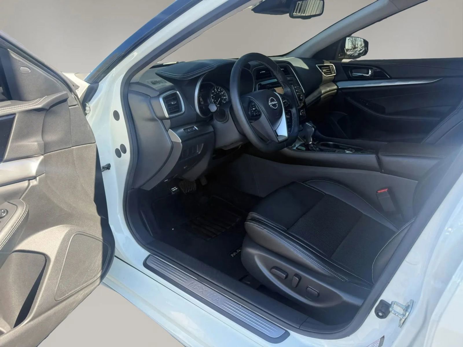 Used 2023 Nissan Maxima SV w/ Floor Mat Group image 13