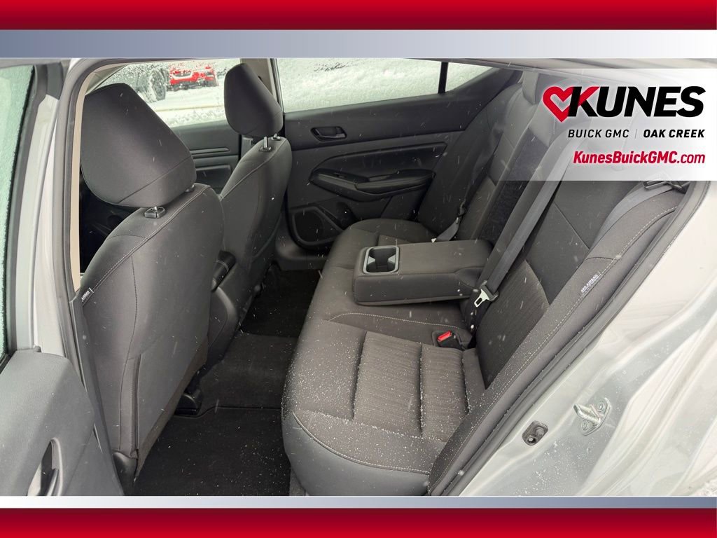 Used 2024 Nissan Altima 2.5 SV image 8