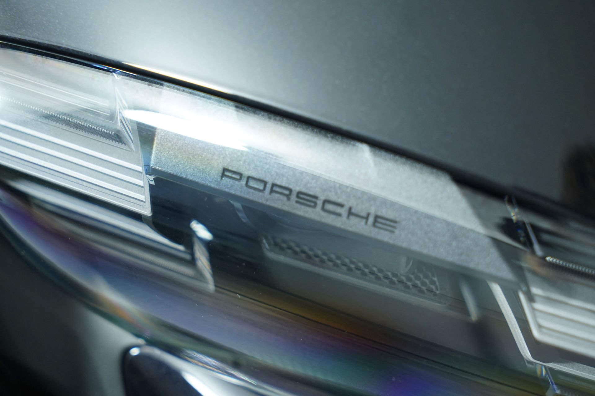 Used 2022 Porsche Taycan image 18