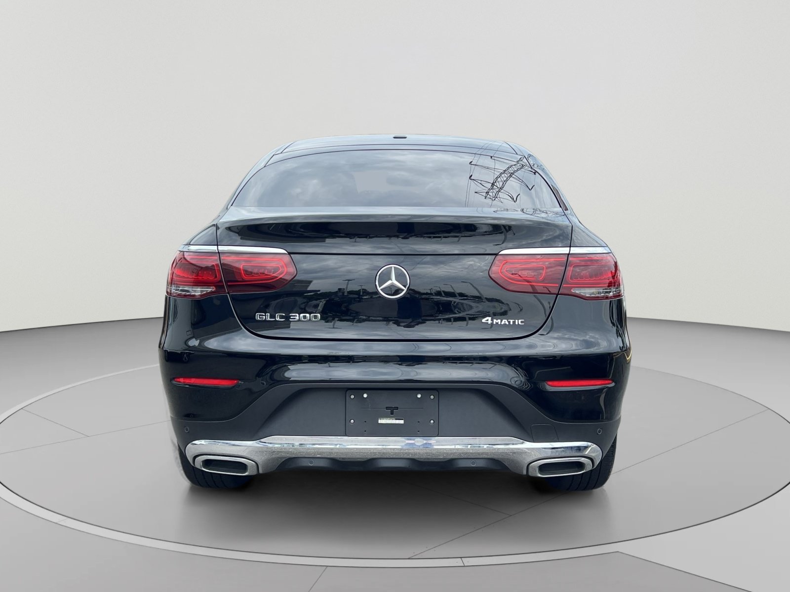 Used 2021 Mercedes-Benz GLC 300 4MATIC Coupe image 4
