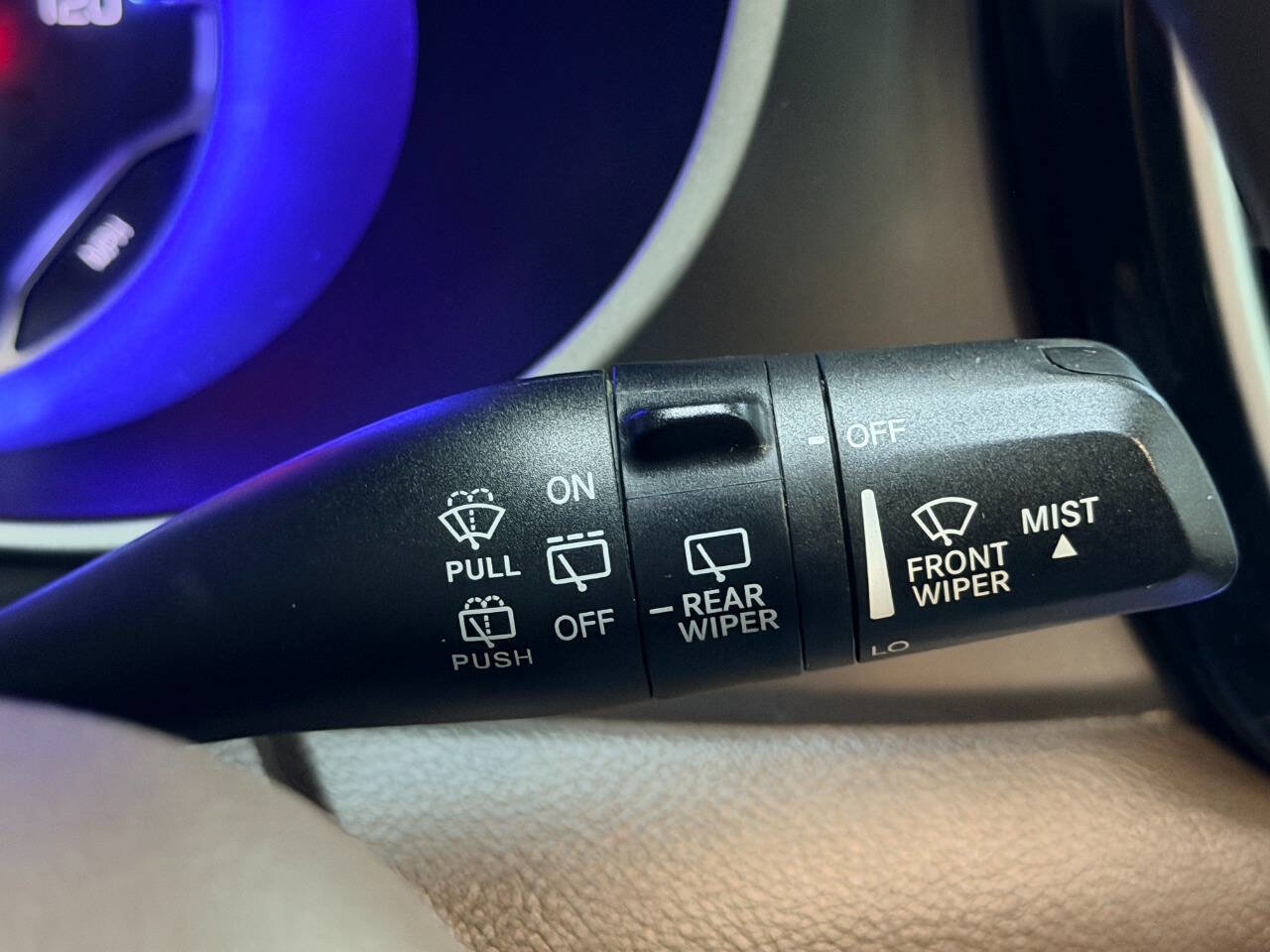 Used 2017 Chrysler Pacifica Touring FWD image 33