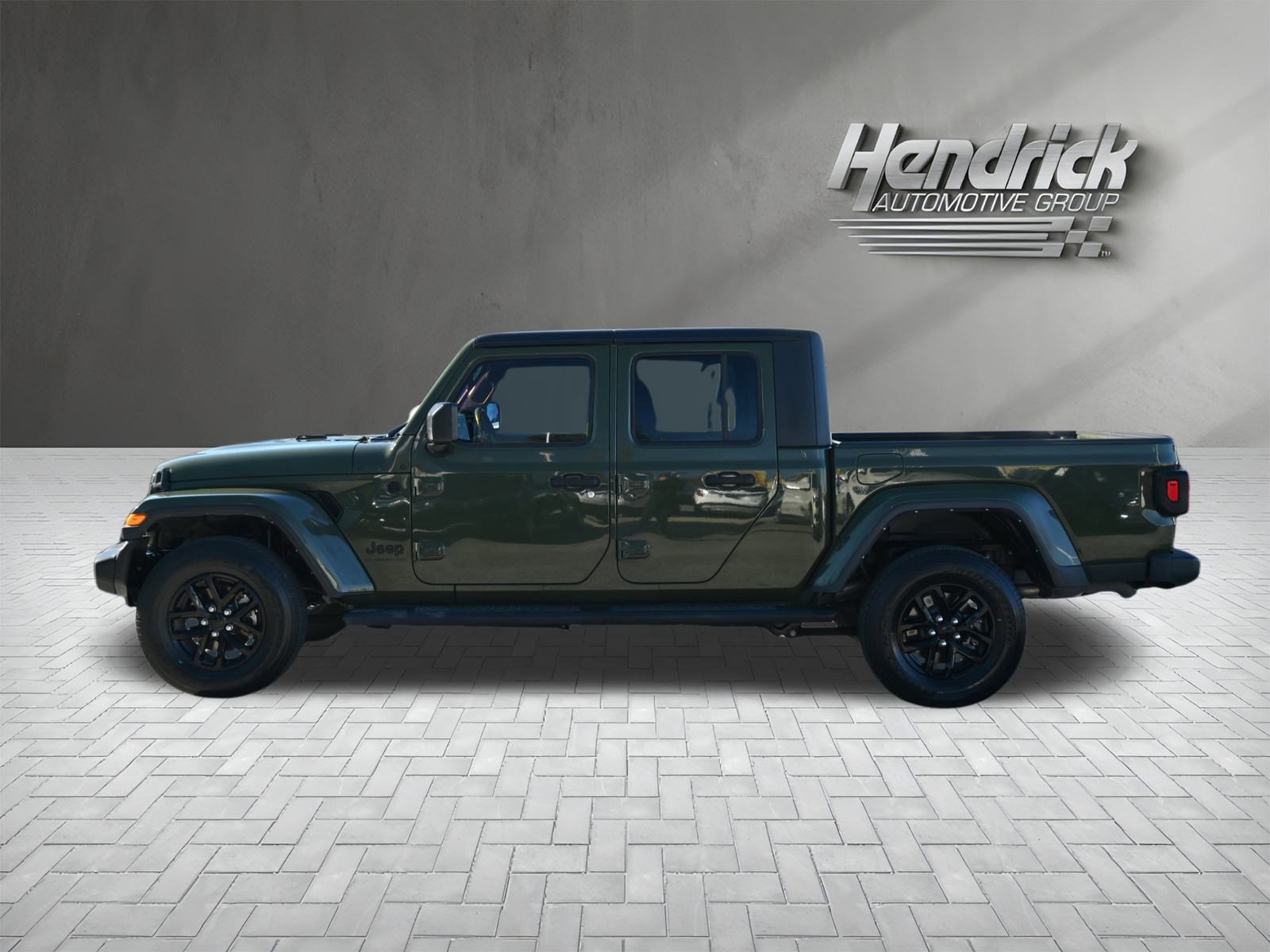 Used 2022 Jeep Gladiator Sport image 9