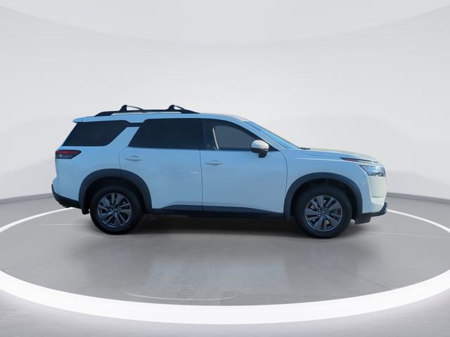 Used 2022 Nissan Pathfinder SV AWD/4WD image 9