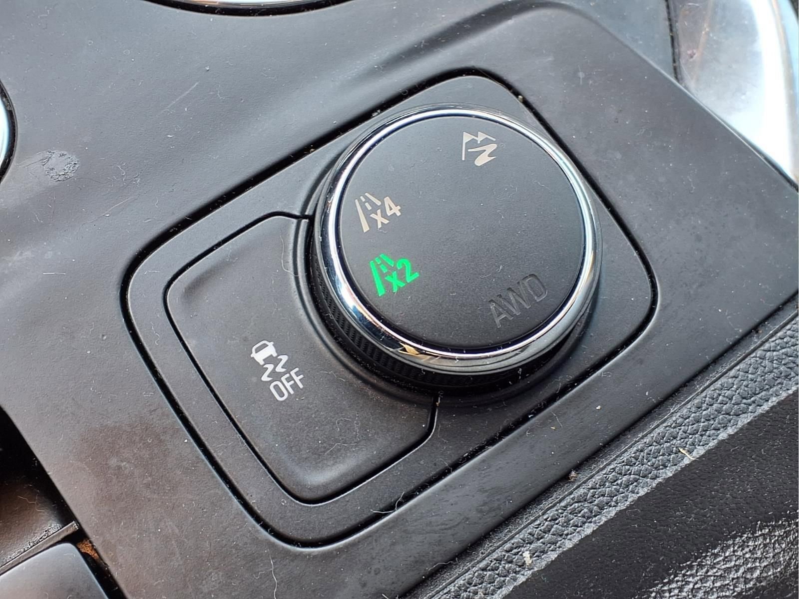 Used 2021 Chevrolet Traverse LS AWD/4WD image 11