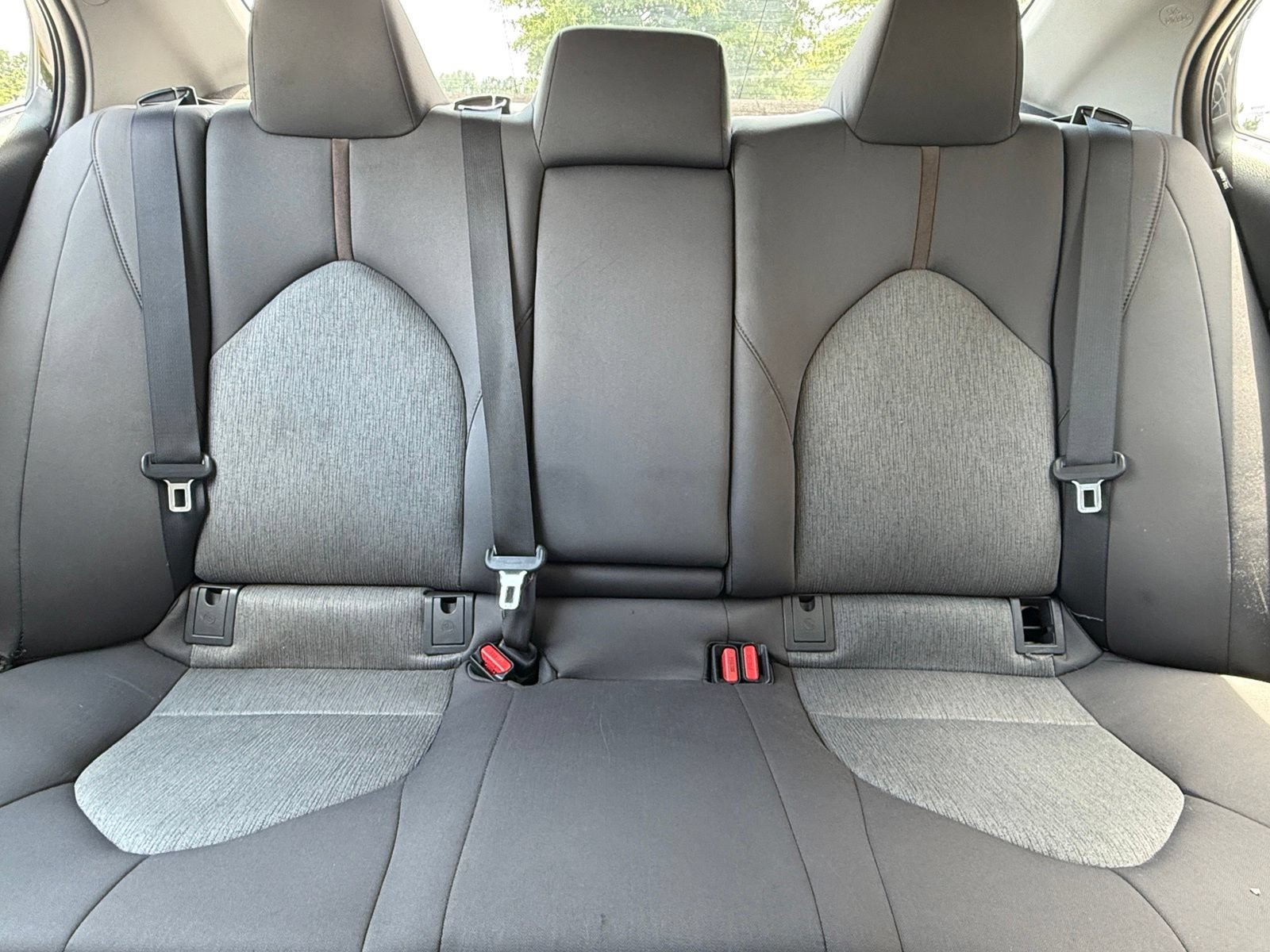 Used 2018 Toyota Camry LE FWD image 40