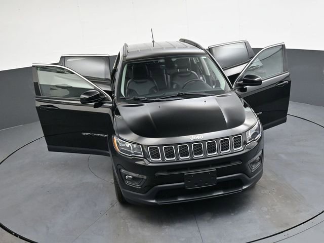 Used 2018 Jeep Compass Latitude w/ Cold Weather Group image 38