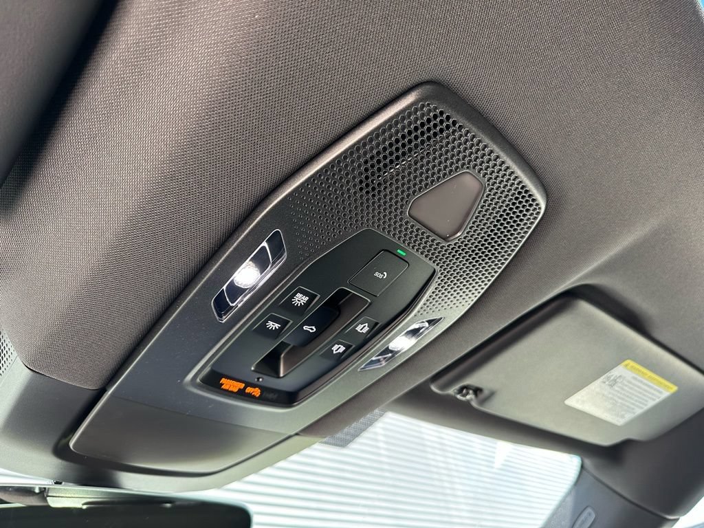 Used 2026 Porsche Macan Electric RWD image 36