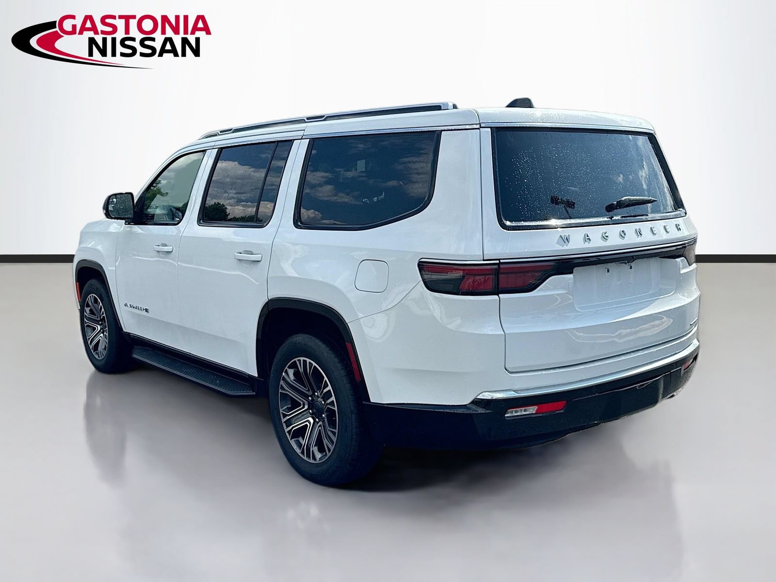 Used 2024 Jeep Wagoneer Series II w/ Flexible Seating Group RWD image 6