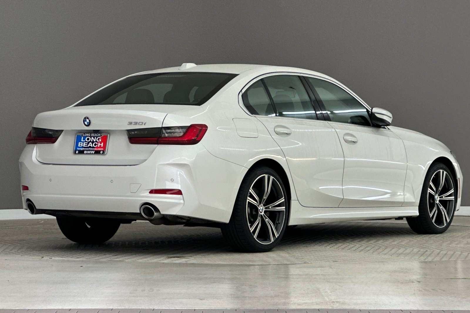 Certified 2024 BMW 330i Sedan w/ Premium Package RWD image 8