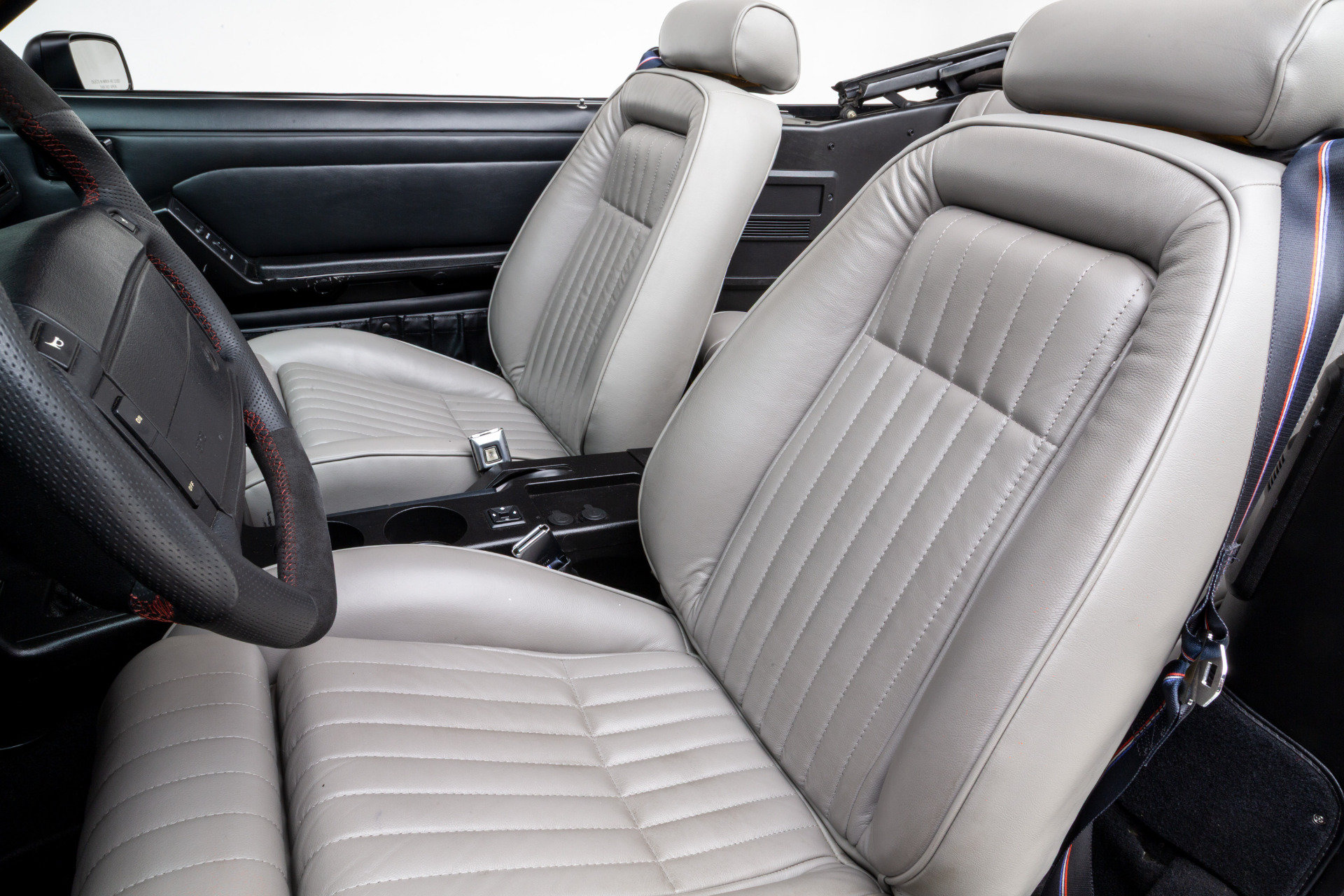 Used 1990 Ford Mustang GT RWD image 31