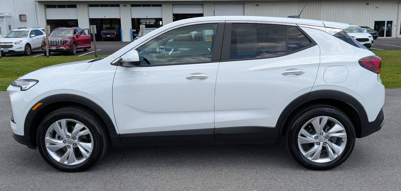 Used 2024 Buick Encore GX Preferred AWD/4WD image 6
