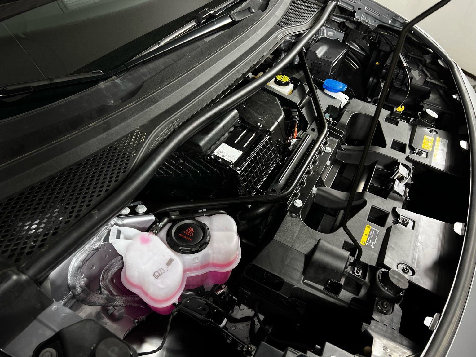 Used 2025 Volkswagen ID.4 Pro image 8