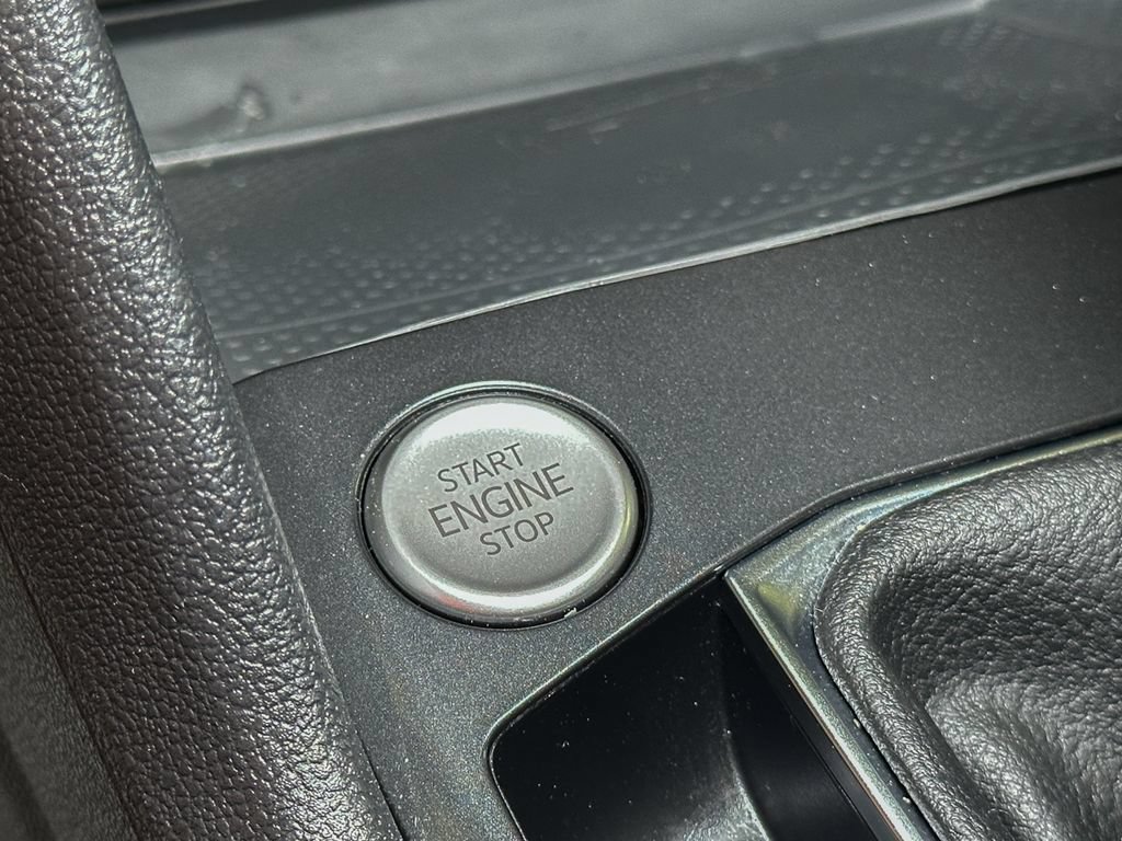Used 2022 Volkswagen Tiguan SE R-Line AWD/4WD image 29