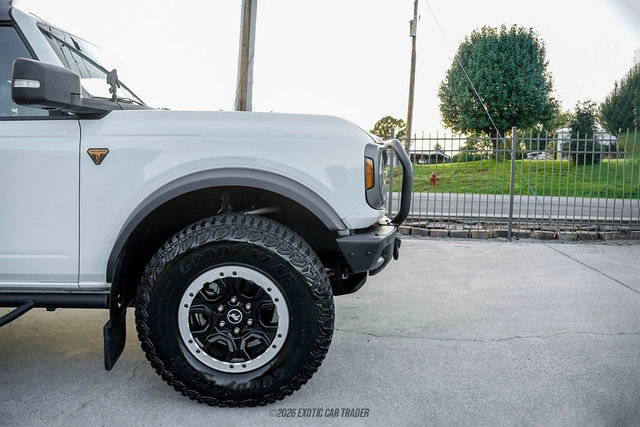 Used 2023 Ford Bronco Badlands w/ Sasquatch Package AWD/4WD image 11