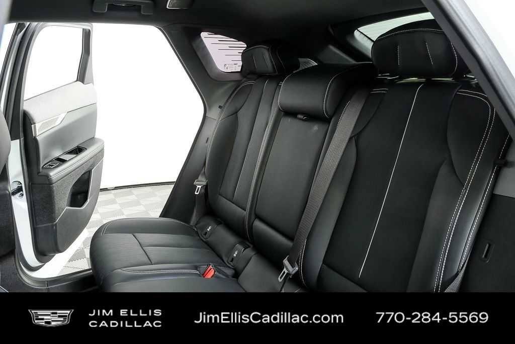 Certified 2025 Cadillac Optiq Luxury 2 w/ LPO, Floor Liner Package AWD/4WD image 20