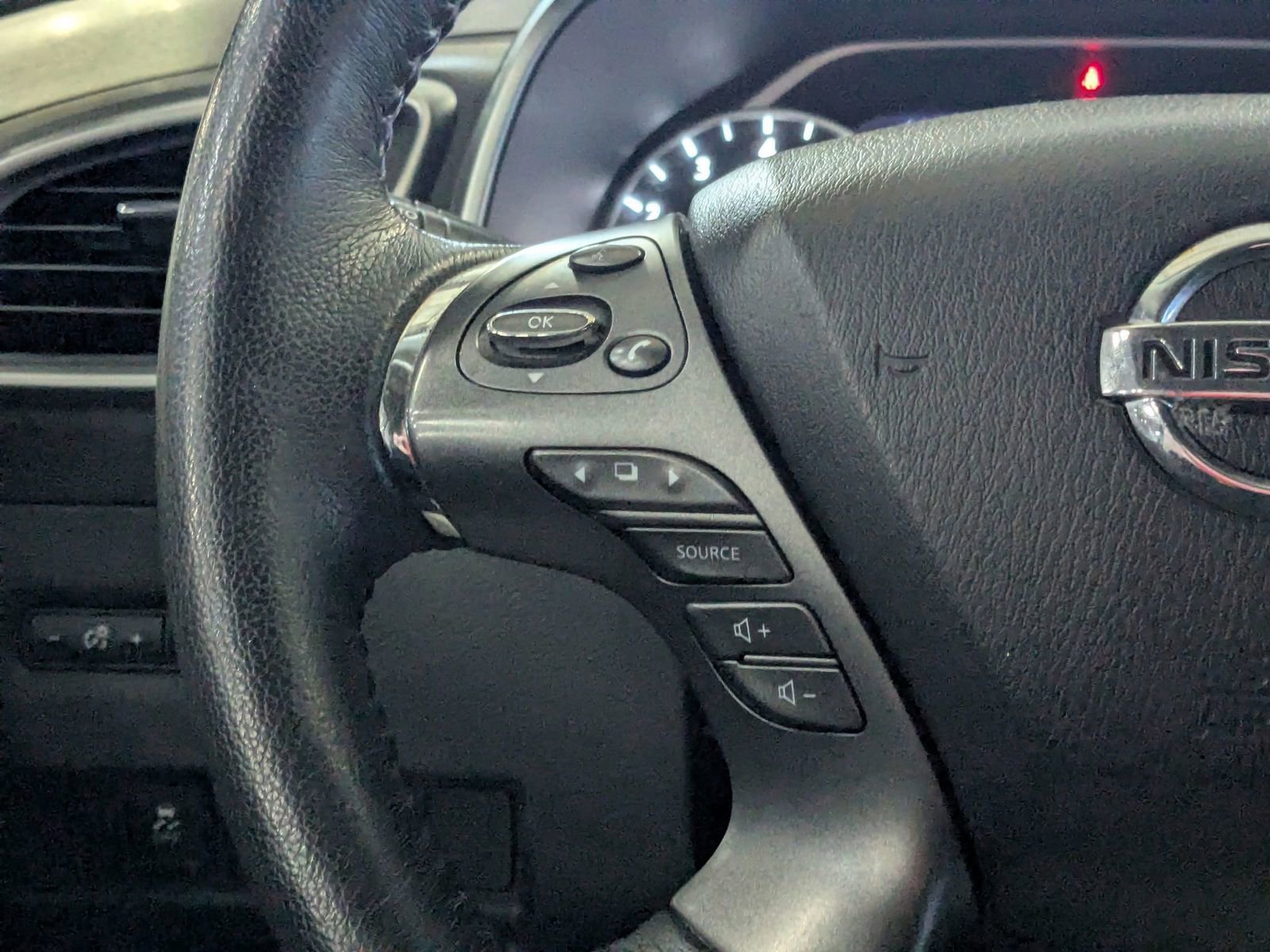 Used 2020 Nissan Murano SV image 16